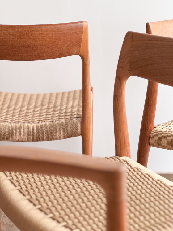 Image 1 of Mid Century Deense Teakhouten Eetkamerstoelen #57 & 77 door Niels O. Møller, J. L. Moller, Set van 8