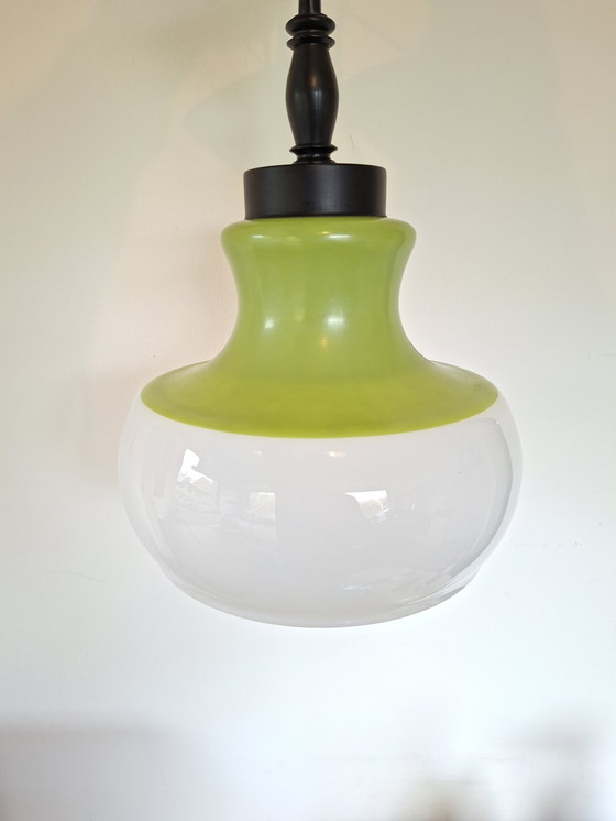 Image 1 of Belle lampe opaline vintage verte et blanche