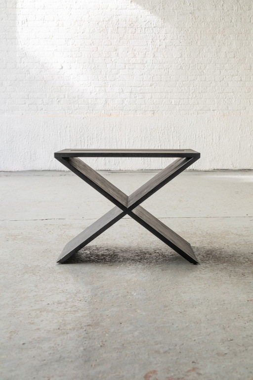 Table d'appoint coupez. Chêne massif