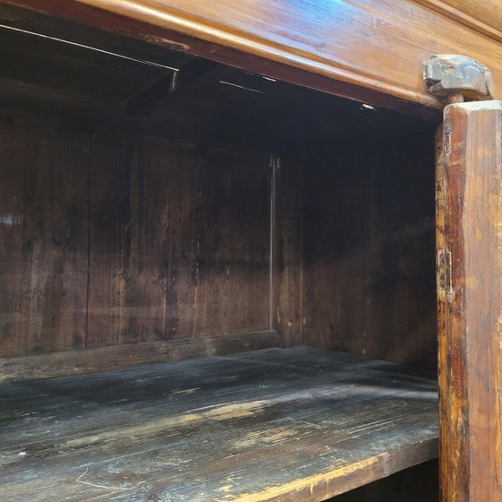 Image 1 of Mueble / Armario “Gabinete de erudito”, madera de olmo, trabajo de celosía, Dinastía Qing, s. XIX – China