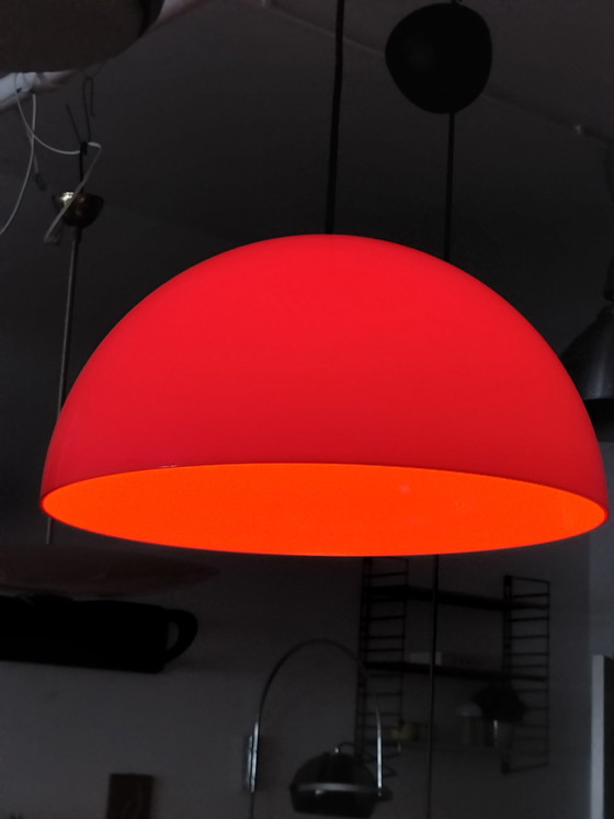 Image 1 of Lampada a sospensione vintage retrò in plexiglass arancione, stile Space Age.