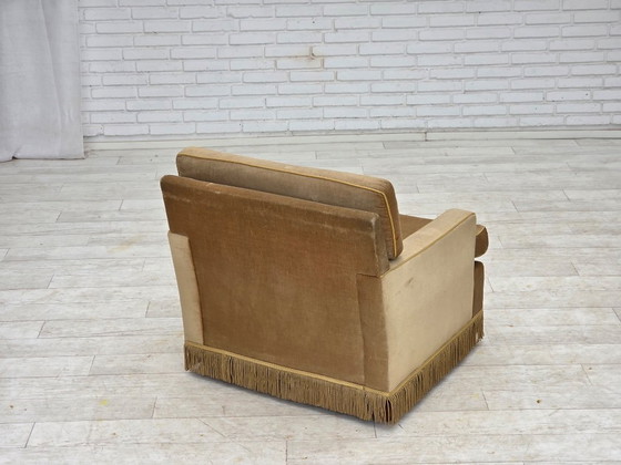 Image 1 of Deense fauteuil uit de jaren 70, bekleed met honinggeel meubelvelours.