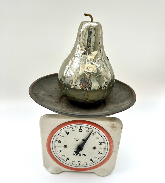Image 1 of Studio-Metal-Art / Brutalist Metal Fruit Sculptures (ca. 1970/80er) Handgefertigte Metall-Skulptur „Birne" -