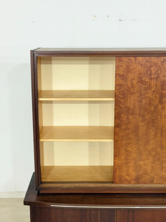 Image 1 of Dressoir uit het midden van de vorige eeuw / vitrinekast / woonkamerkast / vintage buffetkast / hoge kast