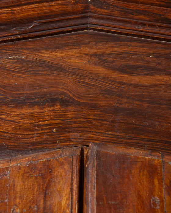 Armadio classico piemontese in noce del primo Settecento – Legno (photo 6 of 22)