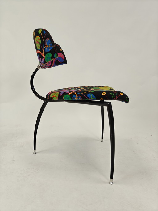 Lande Tripode contro Josef Frank Teheran – eetkamerstoelen, Metal, Textile (photo 2 of 9)