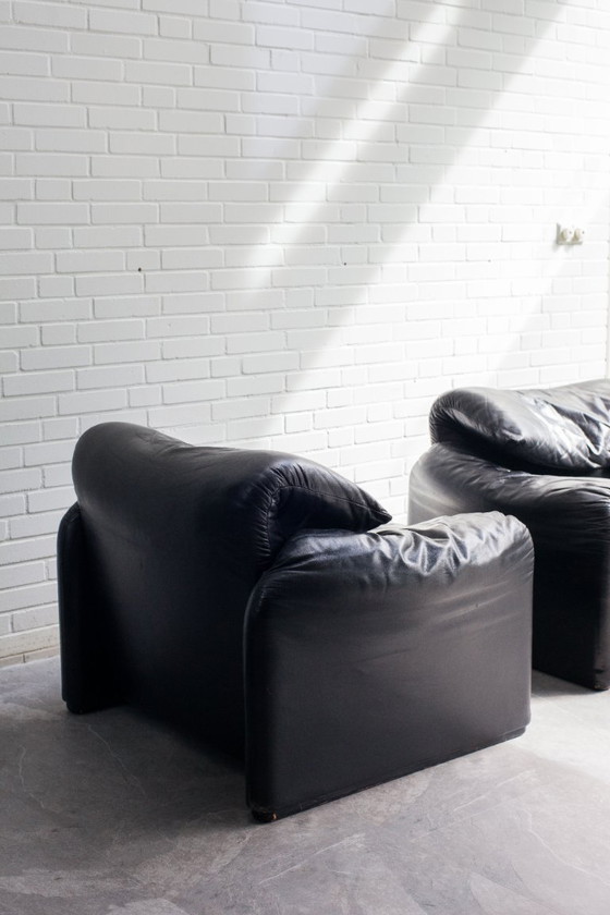 Image 1 of Poltrone Maralunga in pelle nera di Vico Magistretti per Cassina, 1973