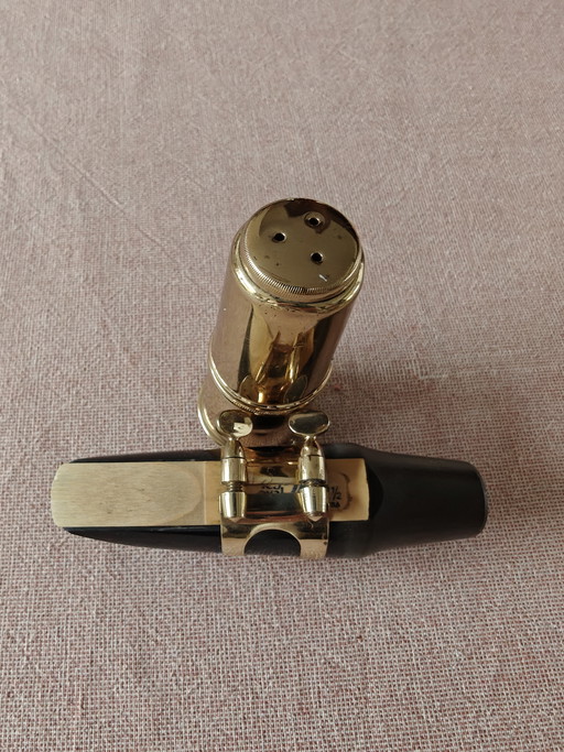 Reed mouthpiece for tuba