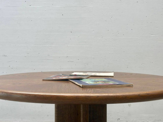 Round vintage dining table made of oak, 1970s – Wood (photo 14 of 14)