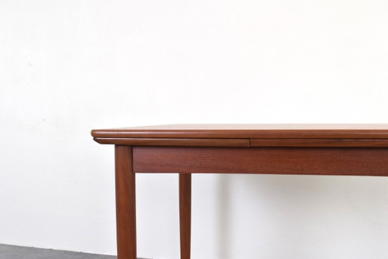 Mid-Century Danish Teak Extendable Dining Table, 1960s. – Wood (photo 11 of 18)