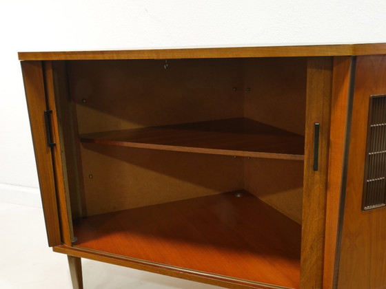 Image 1 of Vintage hoekkast / tv-meubel, walnootfineer, jaren 60, Mid Century, Duitsland