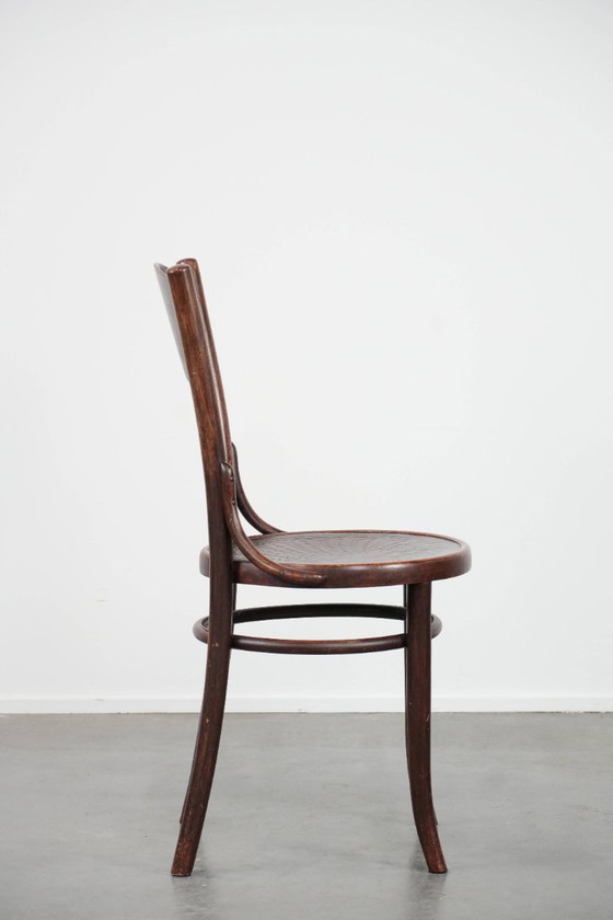 Image 1 of Sedia da bistrot Cosmos in legno vintage e senza tempo con splendidi intagli