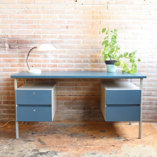 Vintage design desk A.R. Cordemeijer 3803 desk by Gispen large