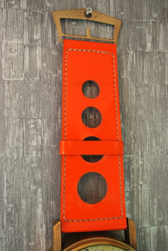 Image 1 of Orologio da parete retrò di metà secolo, formato XXL arancione, stile Pop Art anni '70, prodotto da Arctos.