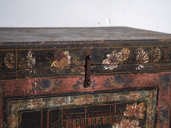 Baúl antiguo pintado en madera de pino – China, circa 1900 – Armarios de almacenamiento, Iron (photo 12 of 40)