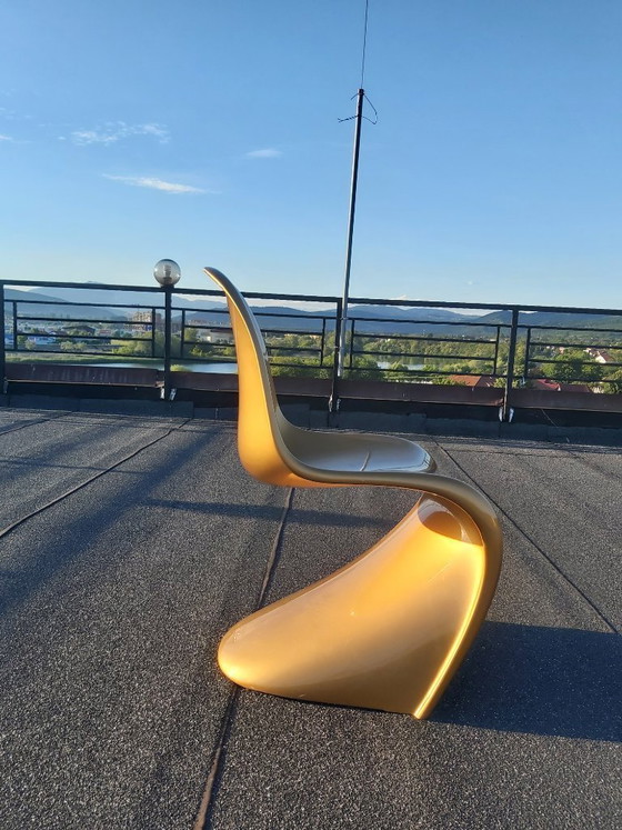 Image 1 of Vitra Panton Classic Gold 2007 – Moët & Chandon Edition (2 Stück, nummeriert, Sammlerstücke)