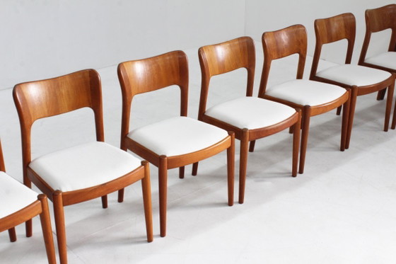Image 1 of Ensemble de 8 chaises à repas vintage danoises Niels Koefoed en teck 1960