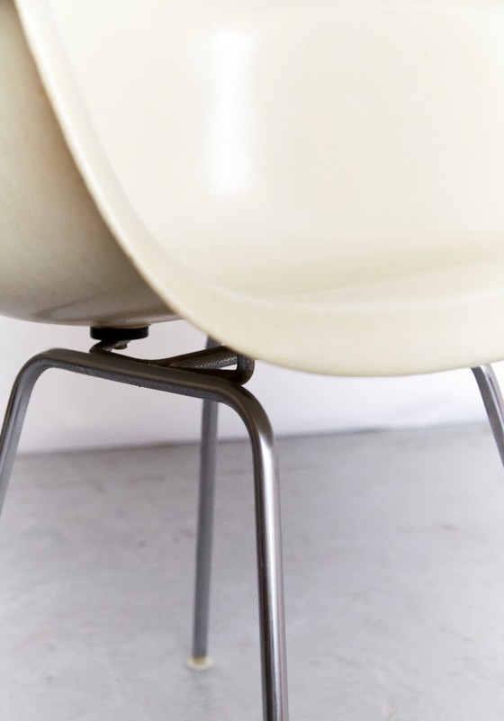 Image 1 of Off-White Dax Fiberglas Chair by Charles & Ray Eames for Herman Miller