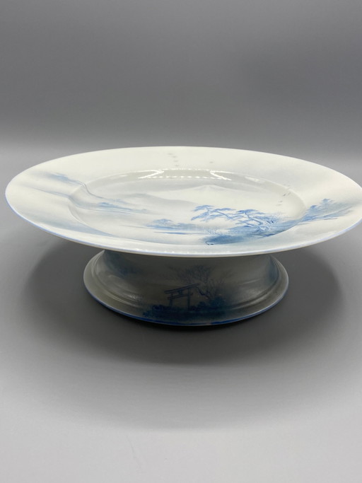 Coupe sur pied en porcelaine japonaise de l'ère Meiji - Paysage du mont Fuji bleu et blanc (photo 2 of 7)
