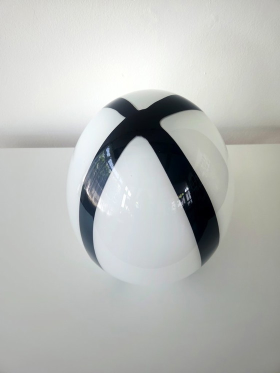 Image 1 of Impressionnant lampadaire en verre XL Eglo Leuchten, lignes noires sur fond blanc, lampe vintage en verre à effet de tourbillon