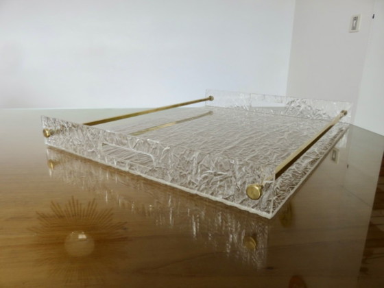 Image 1 of Zeer grote "Roche Bobois" schaal van lucite en messing, Frankrijk, 1970