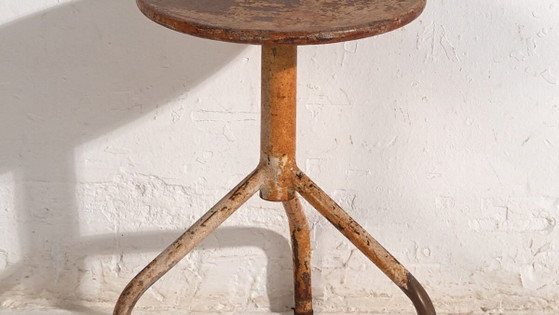 Industrial style metal stool (c.1950) #4 – Iron, Industrieel (photo 3 of 30)