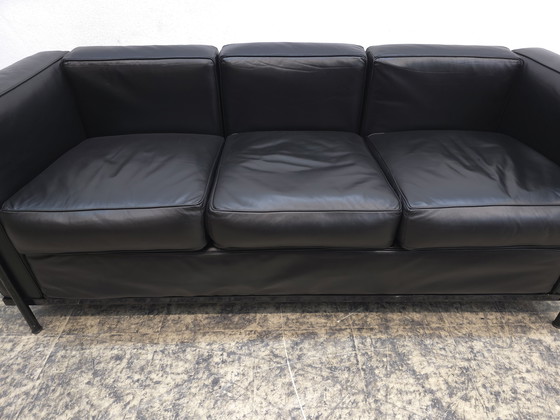 Image 1 of Divano in pelle a tre posti Cassina LC2, Le Corbusier Perriand