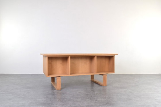 Escritorio independiente Mid-Century de roble de Torben Valeur & Henning Jensen para Dyrlund, años 60. – Wood (photo 5 of 19)