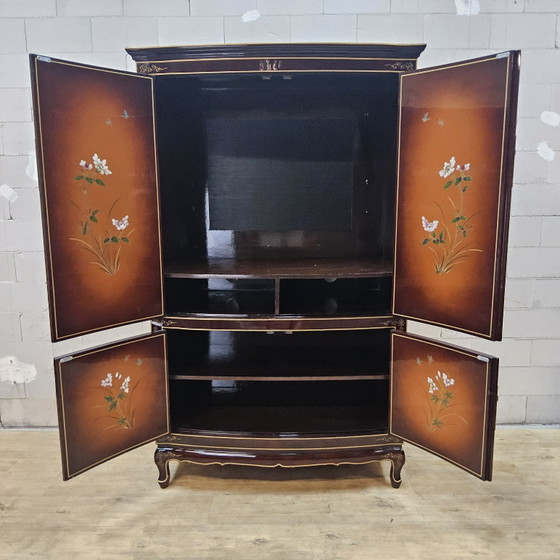 Vintage Chinese cabinet with gold leaf, flowers and birds / Bohemian / Oriental / Asian bridal cabinet (photo 3 of 15)