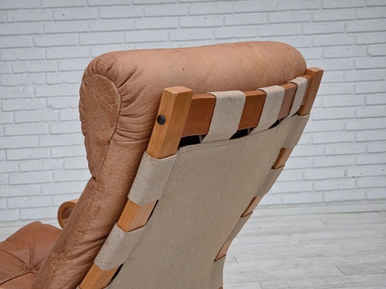 Image 1 of Noorse fauteuil uit de jaren 70, model "Kengu", meubelleer.