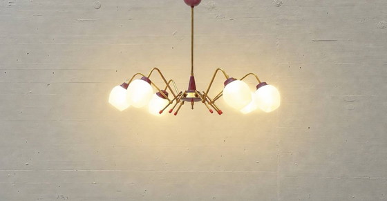 Image 1 of Lámpara de techo Sputnik con marco de latón y cristal opalino, década de 1950.