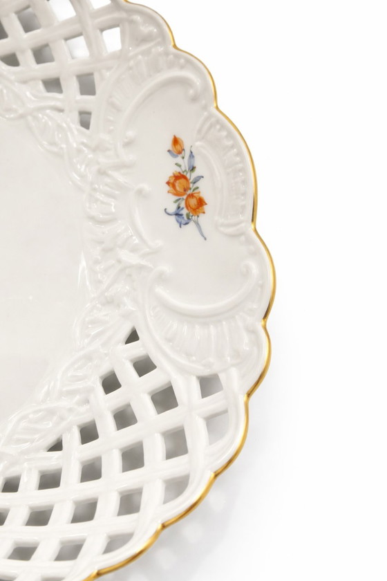Image 1 of Bol exquis en porcelaine réticulée de Meissen – Décor floral peint à la main – 24,5 cm