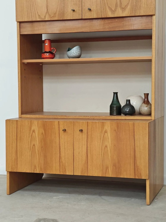 Antiker hoher Fernsehschrank, Kommodenschrank von Drevotex Zamberk. – Vitrine, Wood, Mid Century Modern (photo 6 of 22)