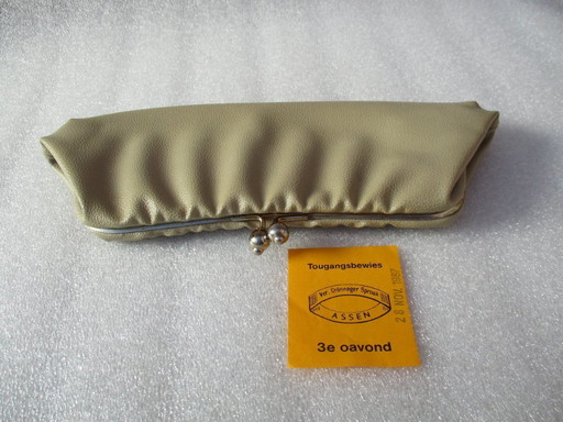 Fred de la Bretoniere, Vintage handbag with brass frame, Ca 1970.