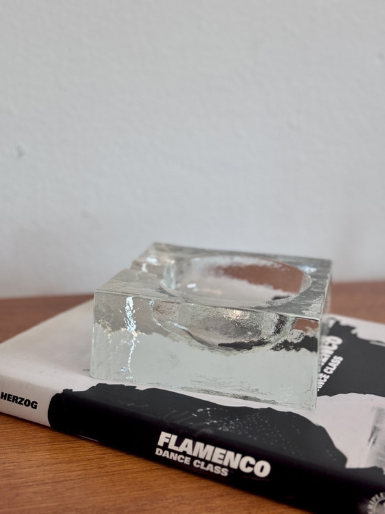 Image 1 of Vintage brutalist asbak / schaal blok glas 