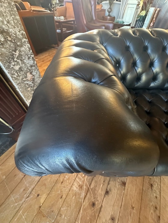 Image 1 of Canapé Chesterfield en cuir de vachette Wade