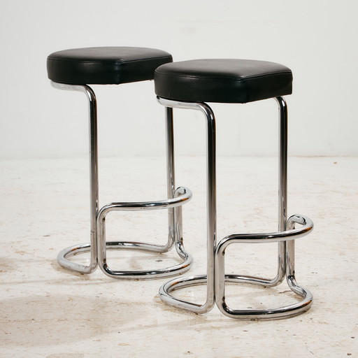 MK10962 Tubular bar stool
