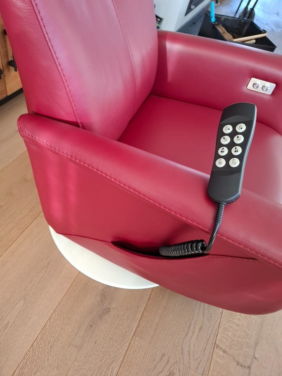 Image 1 of Velderhof Stand-Up Chair