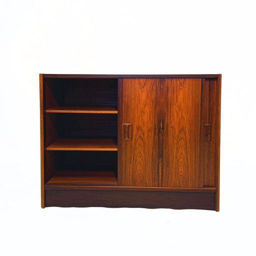 Armoire danoise vintage du milieu du siècle en bois de rose avec portes coulissantes