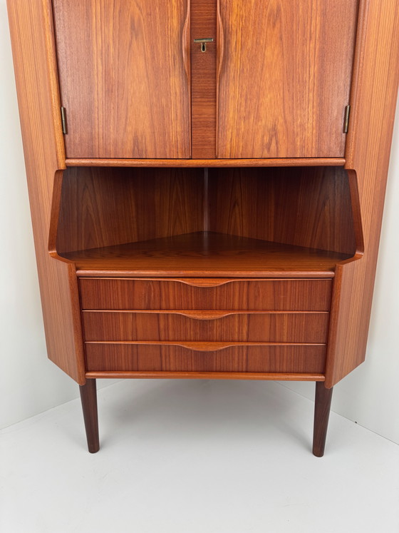 Image 1 of Gunnar Falsig Eckbarschrank für Falsigs Møbelfabrik – Intelligentes dänisches Design
