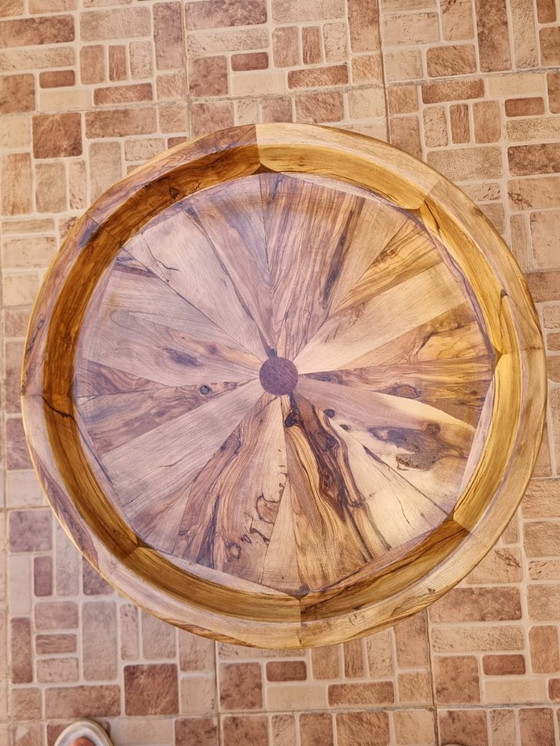 Image 1 of Handgemaakte mahoniehouten bijzettafel – Handgemaakt in Marokko | Handgemaakte mahoniehouten bijzettafel – Marokkaans ambacht