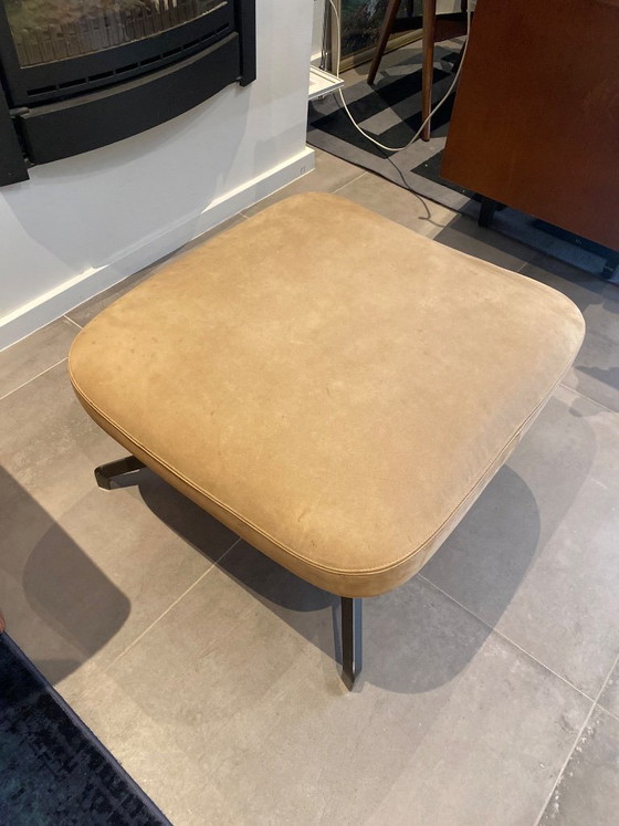 Sgabello/poggiapiedi Minotti Prince – Poggiapiedi e pouf, Leather, Metal (photo 6 of 7)