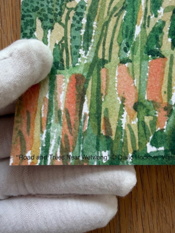 Image 1 of David Hockney, Straße und Bäume bei Wetwang, Copyright David Hockney, Gedruckt in Großbritannien