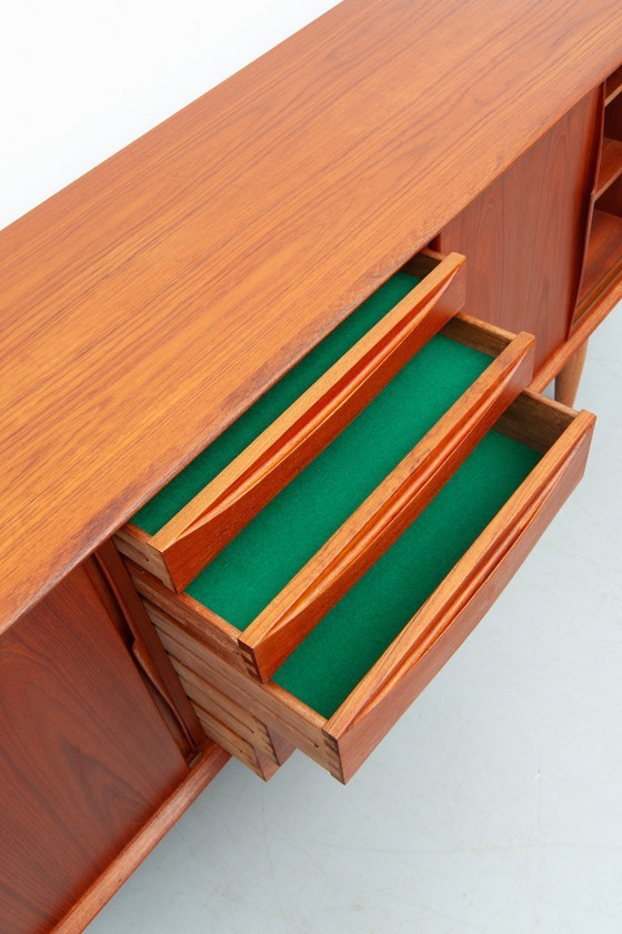 Image 1 of Groot teakhouten dressoir uit Dyrlund, jaren 60