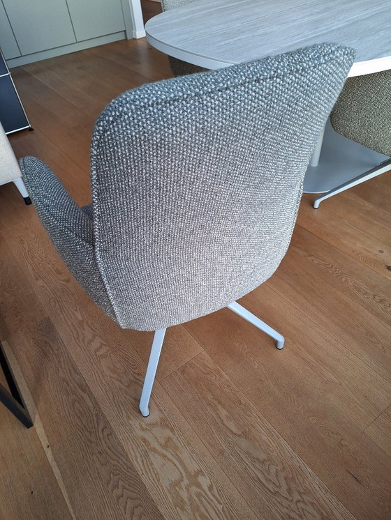 Image 1 of 6 Leolux Gyon hoog re-turn stoelen