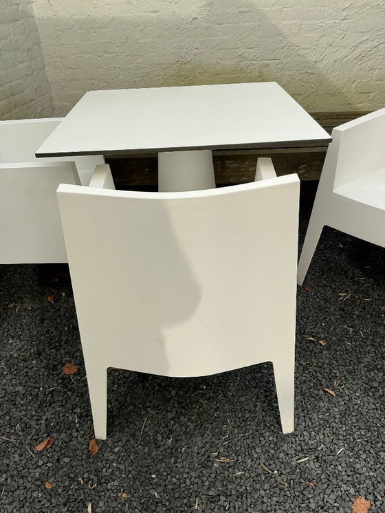 Image 1 of 4 chaises d'extérieur en amidon.