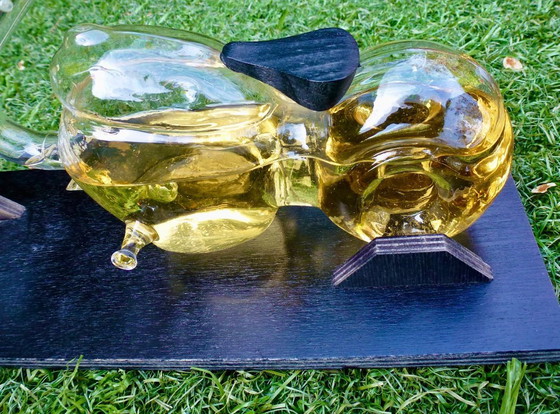 Image 1 of Modelo único de botella de whisky Harley Davidson soplada a mano.