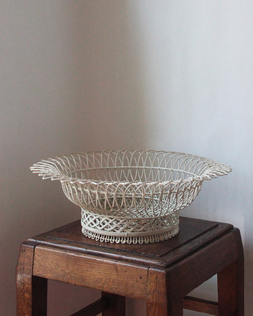 Centerpiece in Creamy White Lacquered Metal, in the style of Mathieu Matégot