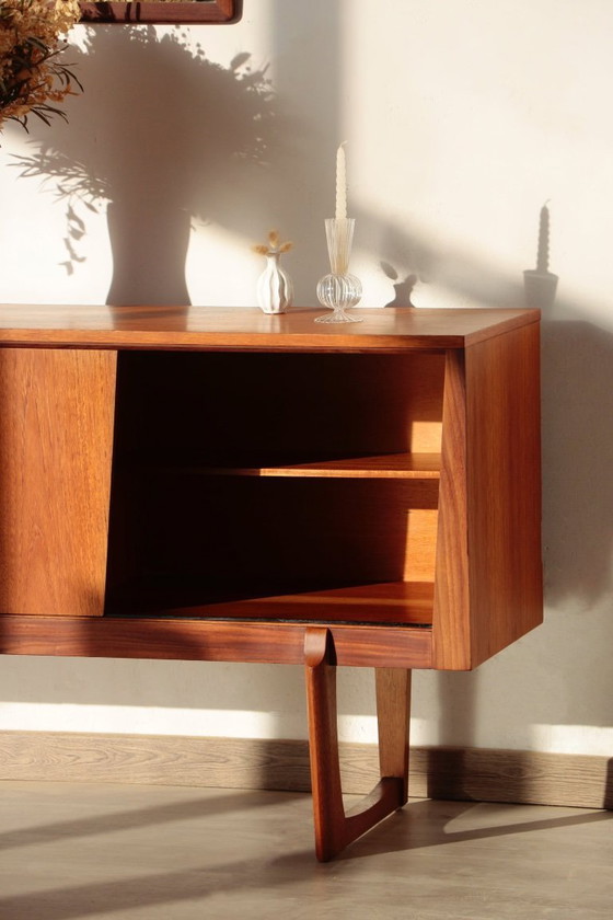 Image 1 of Elliotts of Newbury Teak Dressoir – Mid-Century Design