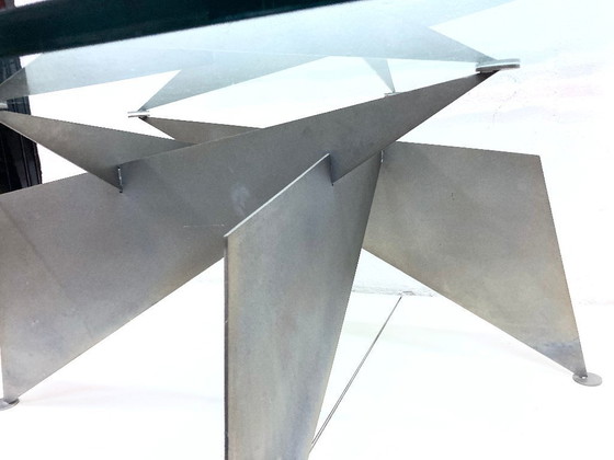 Image 1 of Tavolino di design con struttura in metallo e piano in vetro quadrato 80s 90s